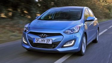 Hyundai i30 UK drive front tracking