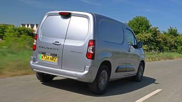 Peugeot E-Partner - rear tracking, alternative