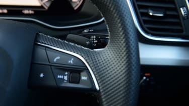 Audi Q5 - steering wheel controls