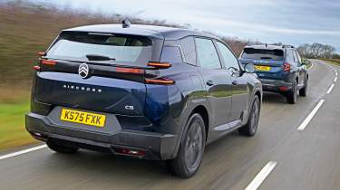Dacia Bigster vs Citroen C5 Aircross - rear tracking