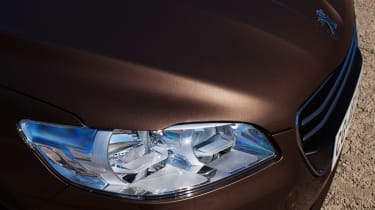 Peugeot 301 headlight detail