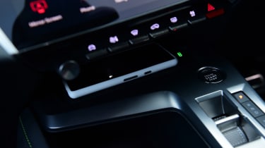 Peugeot 408 GT - phone charging pad