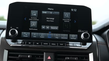 Mitsubishi L200 - infotainment screen