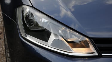 Volkswagen Golf Estate headlight