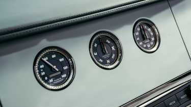 Bentley Continental GTC Azure - clock