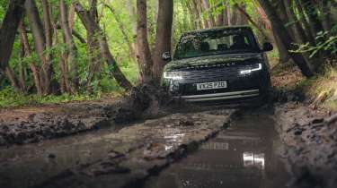 Range Rover Electric - off-road