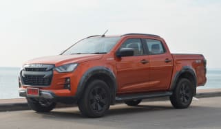 Isuzu D-Max - front