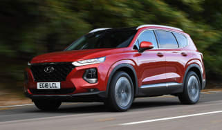 Hyundai Santa Fe - front