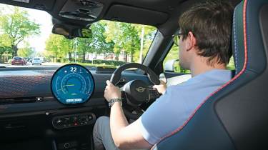 MINI Aceman SE Exclusive - driving