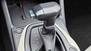 Kia K4 Sportswagon - gear selector