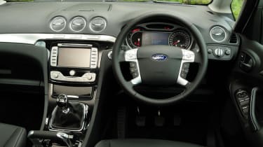 Ford S-MAX dash