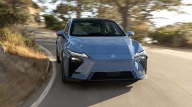 Lexus ES - front cornering