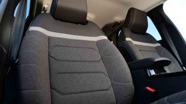 Citroen C4 X - front seats