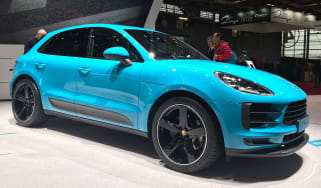 Porsche Macan 2019 front blue
