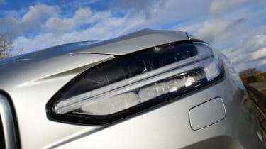 Volvo S90 - front light