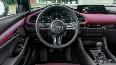 Mazda 3 SkyActiv-X - dash