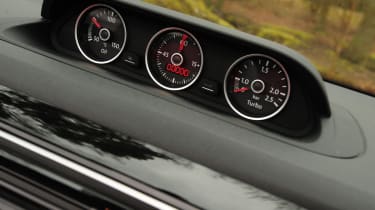 VW Beetle Cabriolet 50s dials