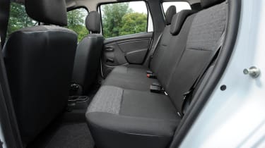 Dacia Duster Access rear seats