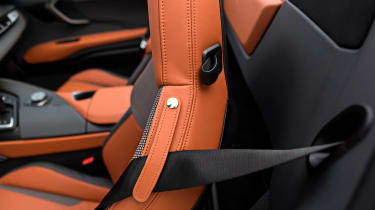 BMW i8 Roadster - seat belt
