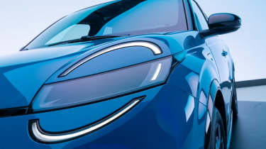Nissan Micra - front light