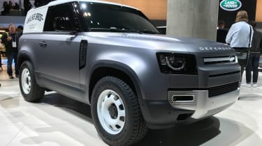 Land Rover Defender - Frankfurt front static
