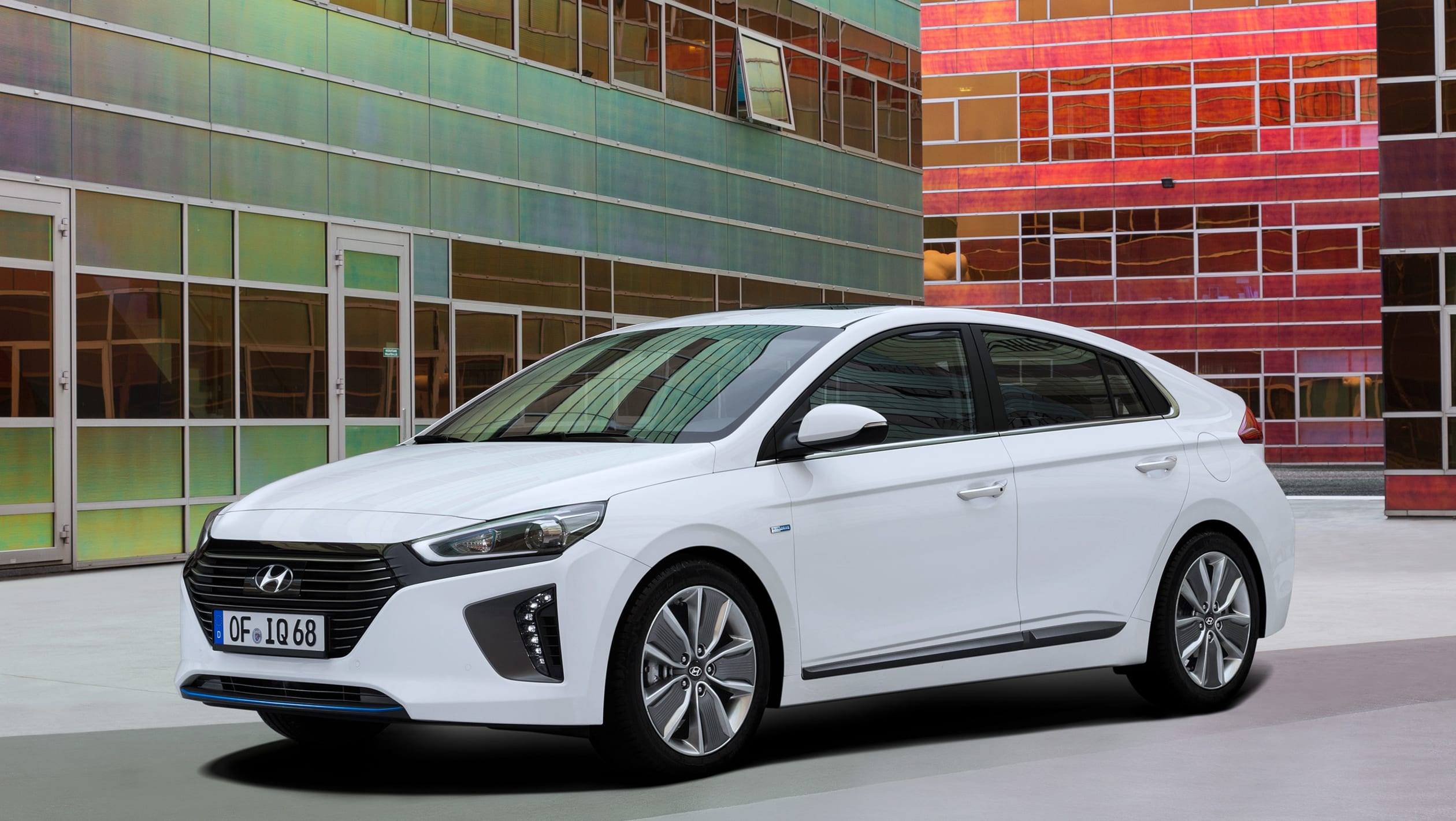 hyundai ioniq hybrid review uk