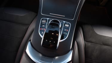 Mercedes-AMG C 43 - centre console