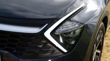 Kia Sportage headlights