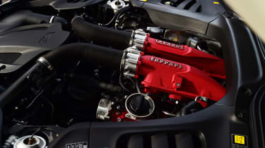 Ferrari GTC4 Lusso T - engine