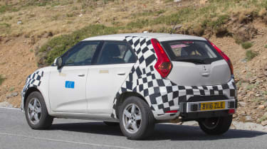 MG ZS spied - side