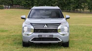 Mitsubishi Outlander PHEV - full front static
