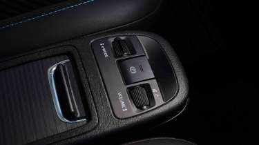 Abarth 500e - Drive mode selector