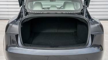 Tesla Model 3 - boot