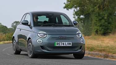 Fiat 500e Giorgio Armani Collector&#039;s Edition - front cornering 
