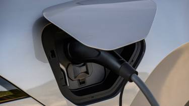 BMW iX3 50 xDrive - charging