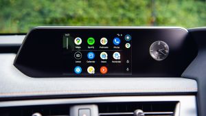Lexus UX 300e - screen