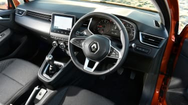2022 Renault Clio TCe 90 - interior