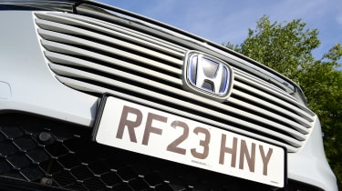 Honda HR-V - front grille