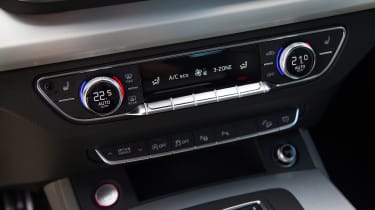Audi SQ5 - centre console