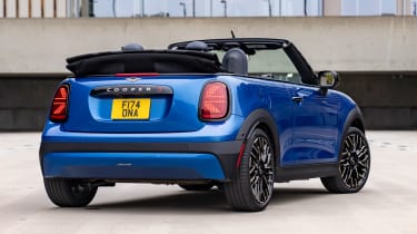 MINI Convertible 2024 - rear static