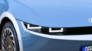 Ioniq 5 - front light