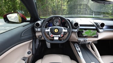 Ferrari GTC4 Lusso - interior