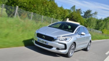 DS 5 facelift 2015 front driving
