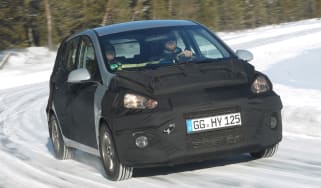 Hyundai i10 front cornering