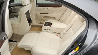 Lexus LS 600h L Premier rear seats