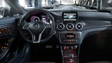 Mercedes CLA 45 AMG dash