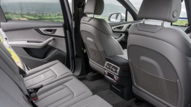 Audi Q7 - middle row seats