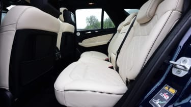 Mercedes GLE 2015 rear seats