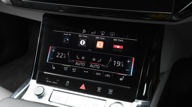 Audi e-tron - screen