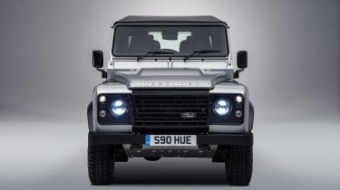 Land Rover Defender no 2 million - nose
